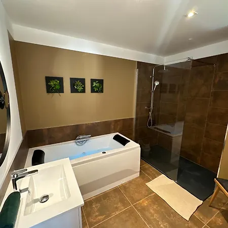 Silex, Belle An Pierre D Hotes & بيت ضيافة *